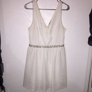 White V-neck dress w/ crystal belt ✨